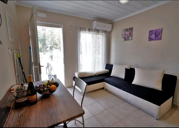 And Sea 2 Nyaraló *