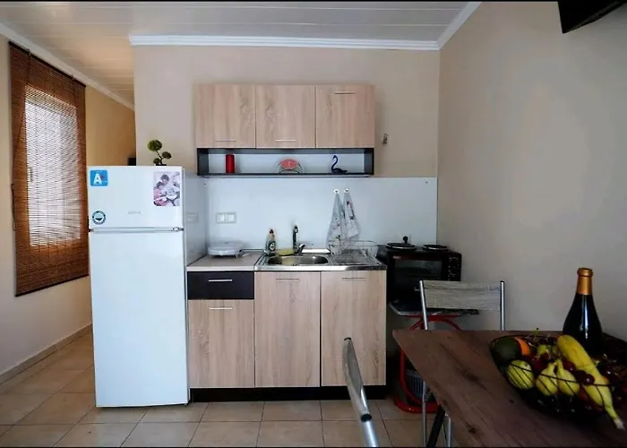 And Sea 2 Nyaraló Néa Karváli