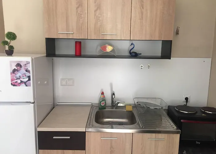 And Sea 2 Nyaraló Néa Karváli